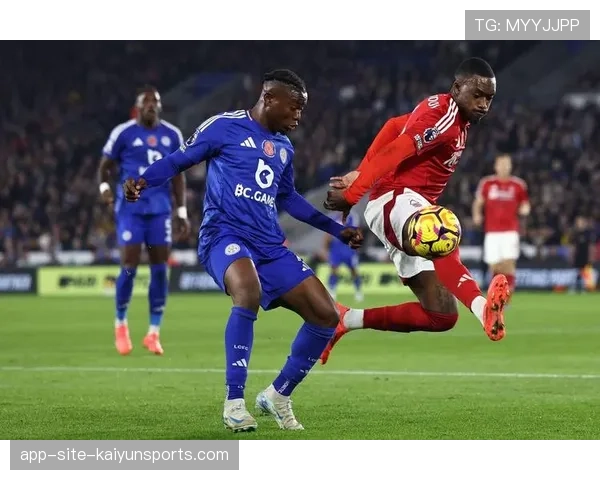 四支球队提前告别欧冠赛场 联赛阶段竞争残酷性凸显 四支球队提前告别欧冠赛场 联赛阶段竞争残酷性凸显